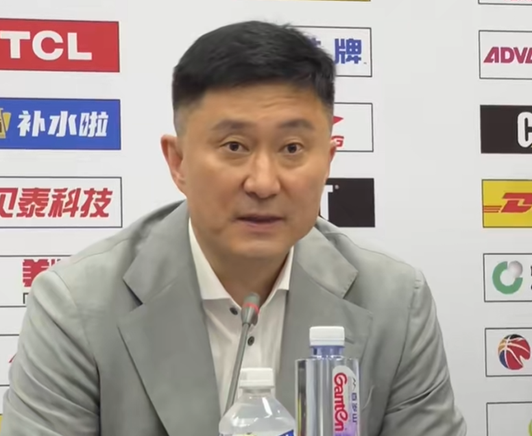 乐鱼官方网站-胜江苏发布会！杜锋请求包容，回应3争议球员情况，赞张皓嘉发挥